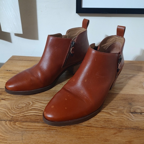 Vionic Leather Cecily Ankle Boots - Picture 4 of 15